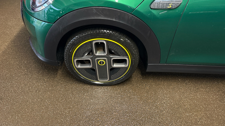 MINI Hatchback 135kW Cooper S Level 2 33kWh 3dr Auto Electric Hatchback